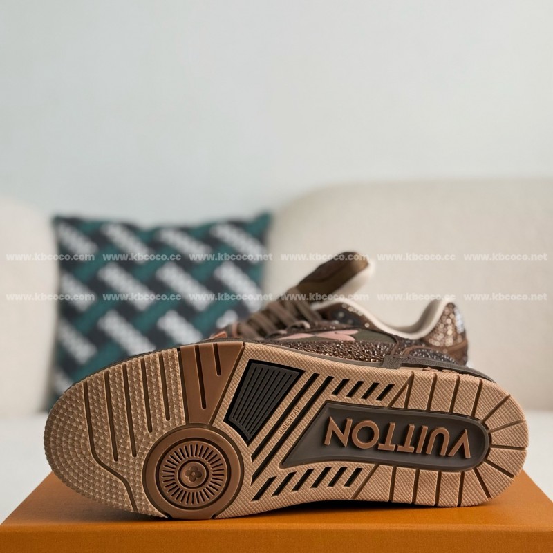 L0*is V*t0n Trainers Sneakers