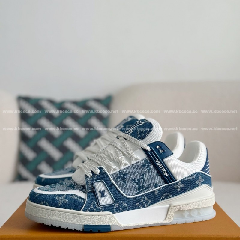 L0*is V*t0n TRAINER SNEAKERS