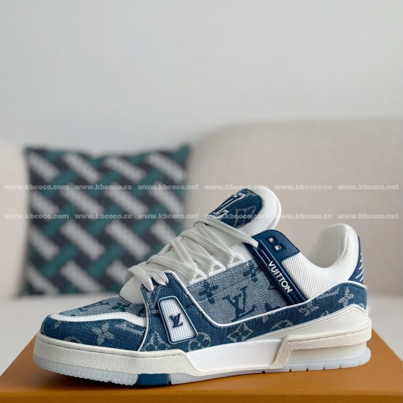 L0*is V*t0n TRAINER SNEAKERS