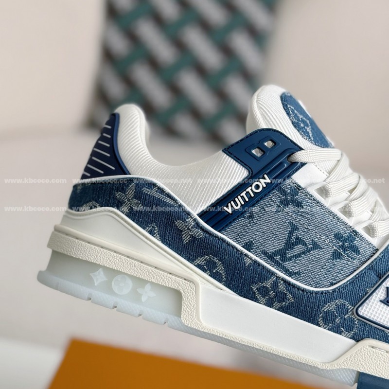 L0*is V*t0n TRAINER SNEAKERS