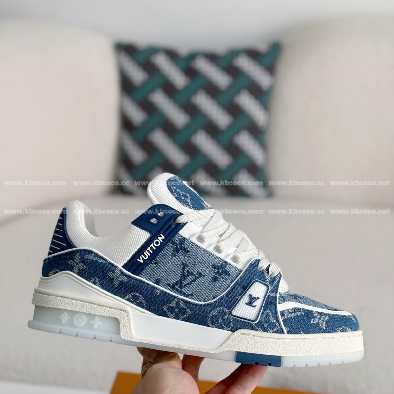 L0*is V*t0n TRAINER SNEAKERS