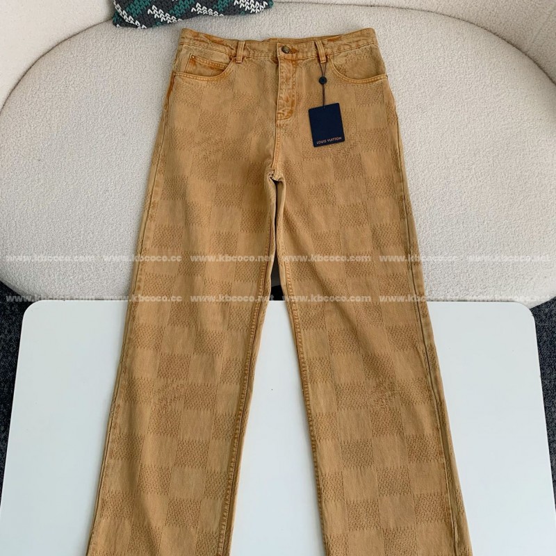 L0*is V*t0n  FW24 Costumes
