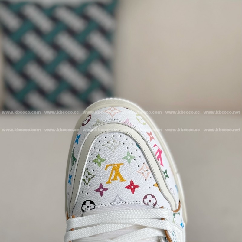 L0*is V*t0n TRAINER SNEAKERS