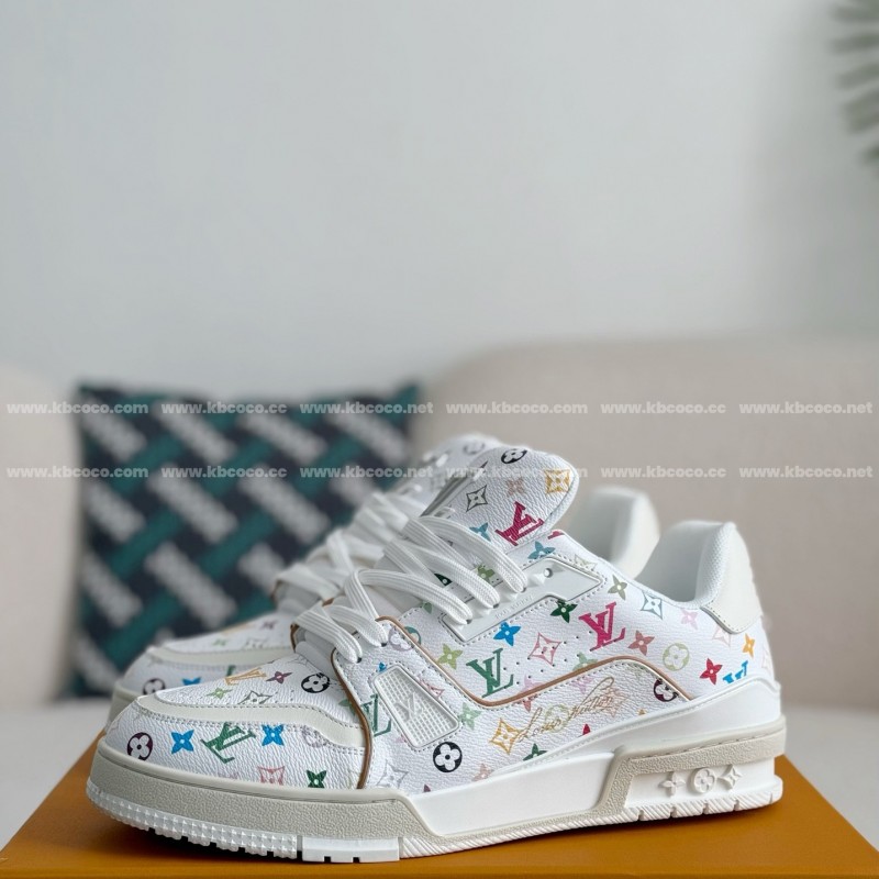 L0*is V*t0n TRAINER SNEAKERS