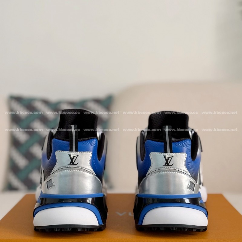 L0*is V*t0n RUNNER SNEAKERS