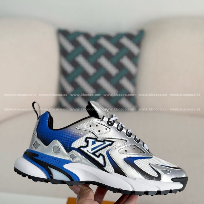 L0*is V*t0n RUNNER SNEAKERS