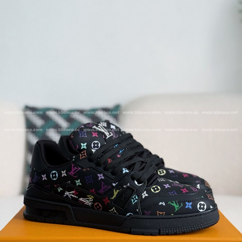 L0*is V*t0n SNEAKERS