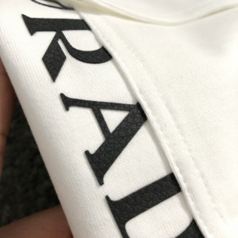 Pra*a SpringSummer White Pocket Letter Leather Fusion Metal Triangle Logo T-shirt