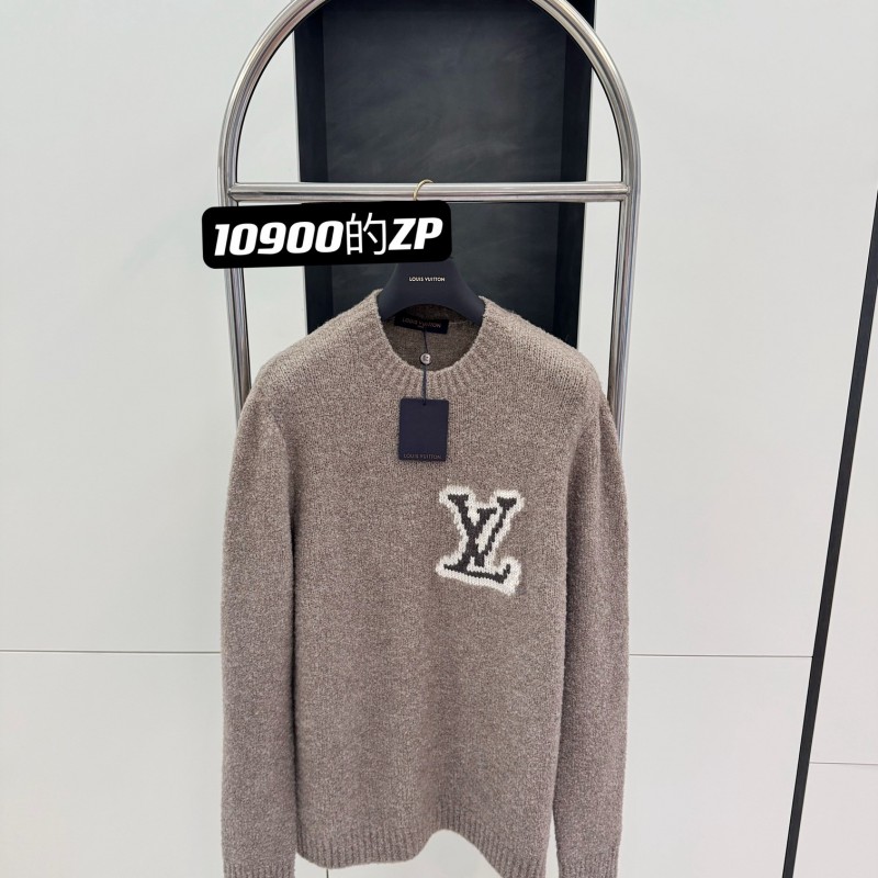 L0*is V*t0n Clothes