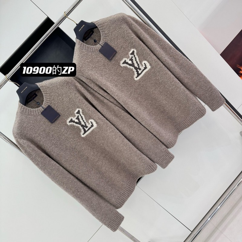L0*is V*t0n Clothes