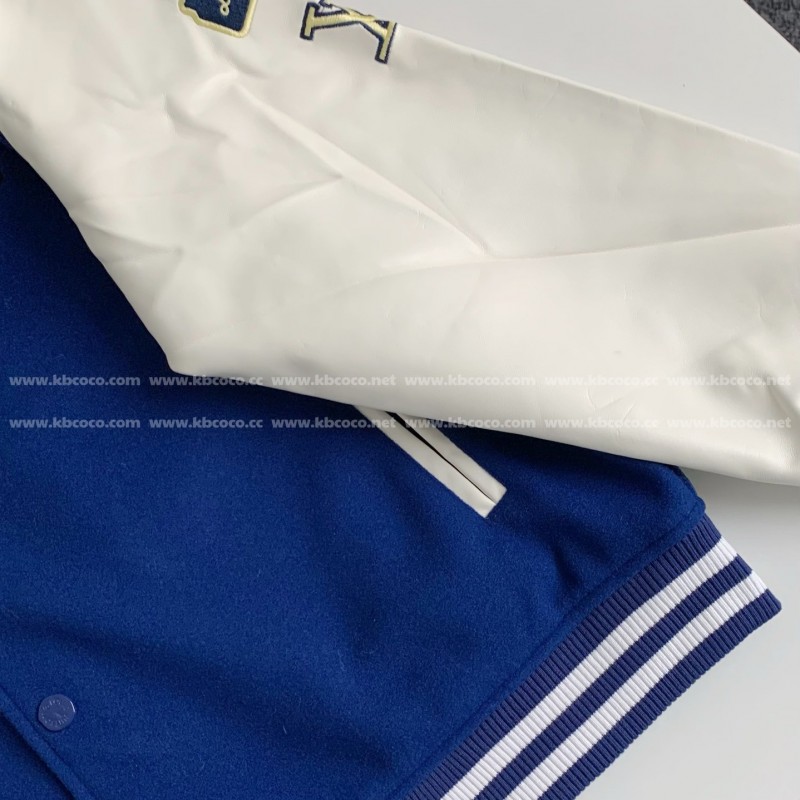 L0*is V*t0n  Jacket