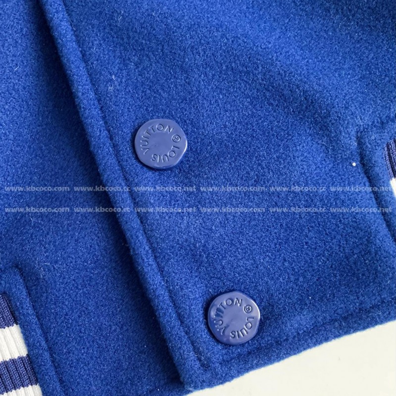 L0*is V*t0n  Jacket