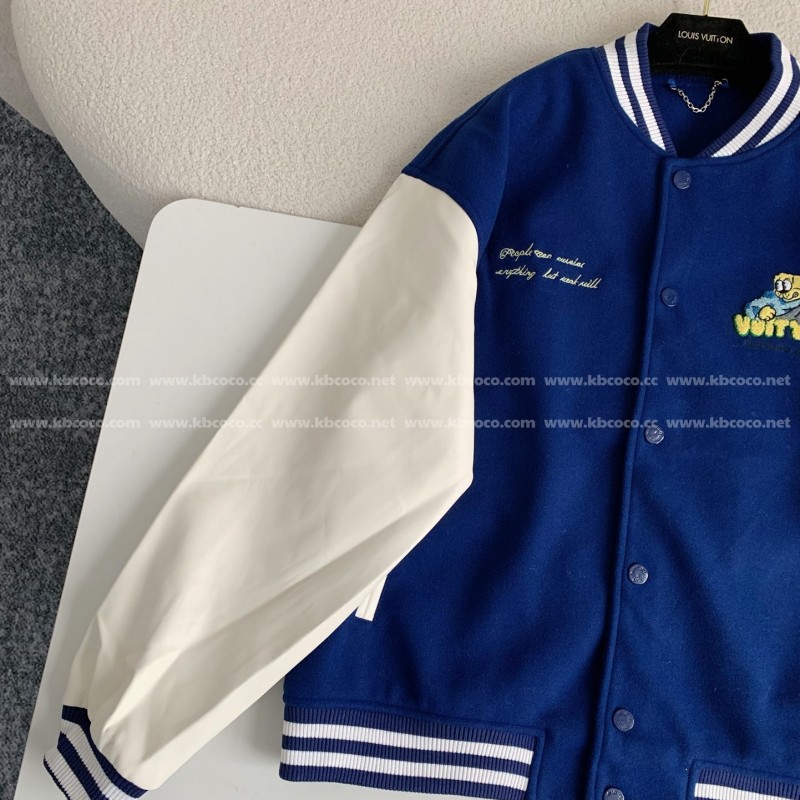 L0*is V*t0n  Jacket