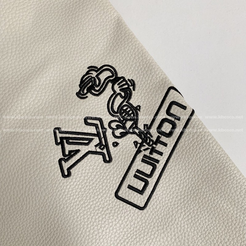 L0*is V*t0n  Jacket