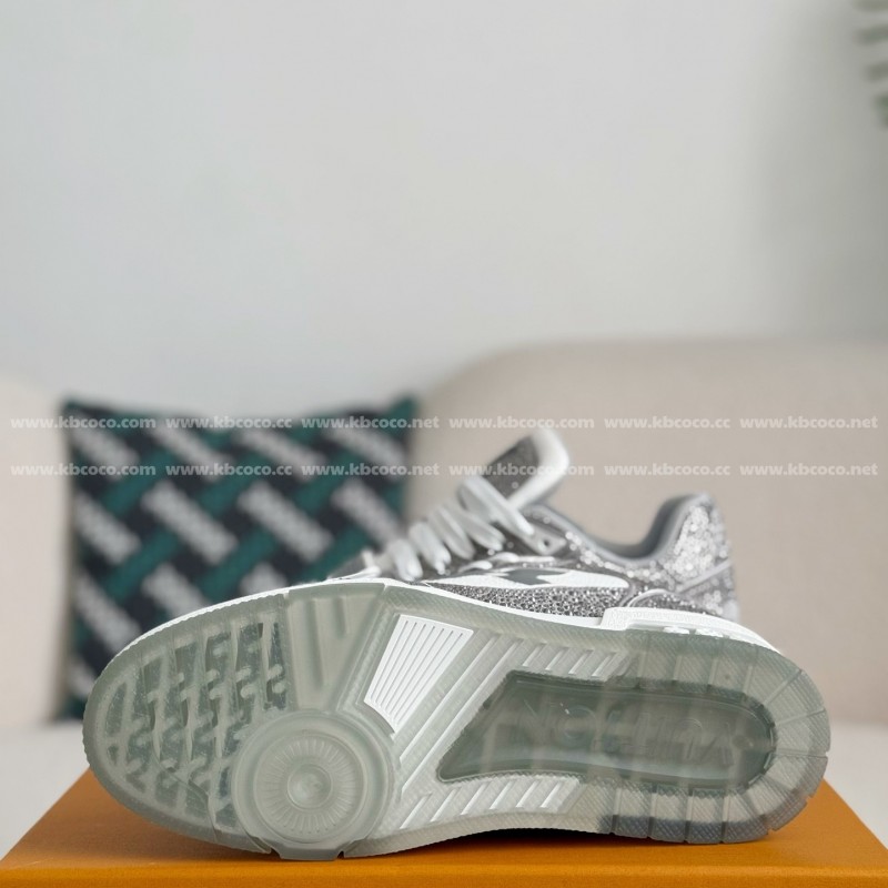L0*is V*t0n Trainers Sneakers