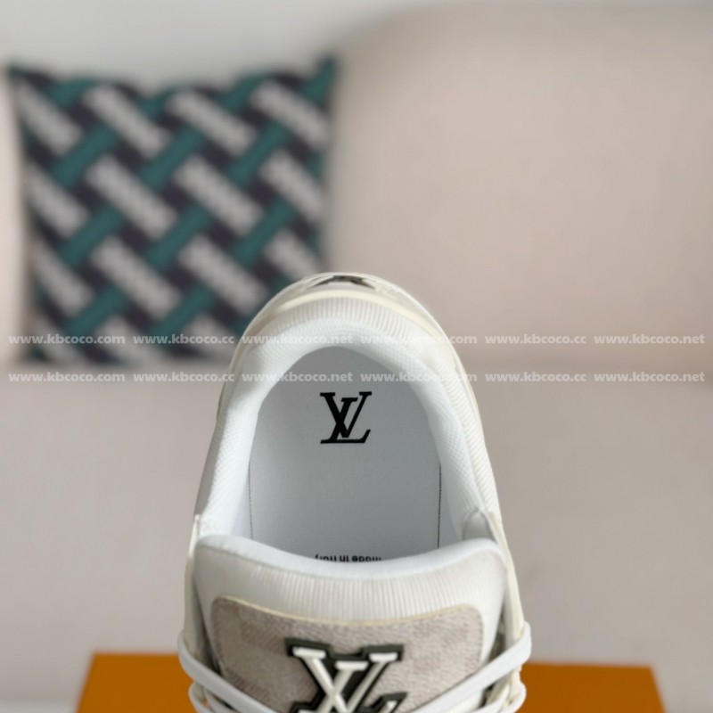 L0*is V*t0n TRAINER SNEAKERS