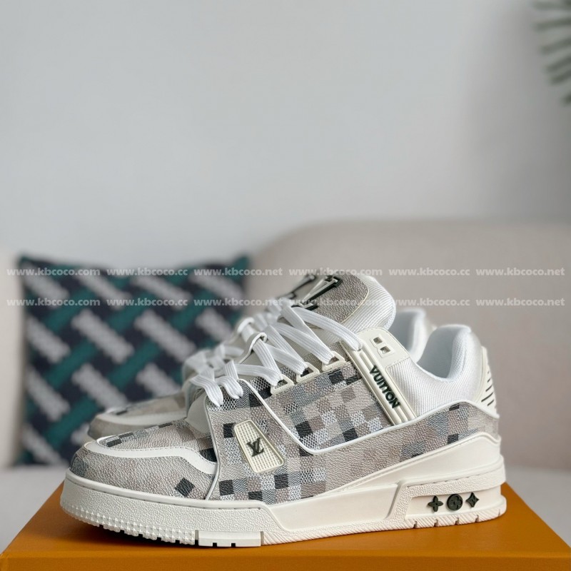 L0*is V*t0n TRAINER SNEAKERS