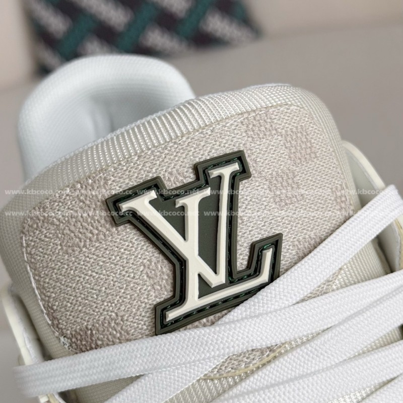 L0*is V*t0n TRAINER SNEAKERS