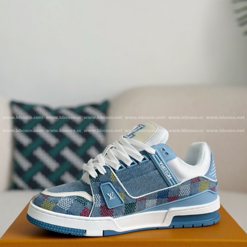 L0*is V*t0n TRAINER SNEAKERS