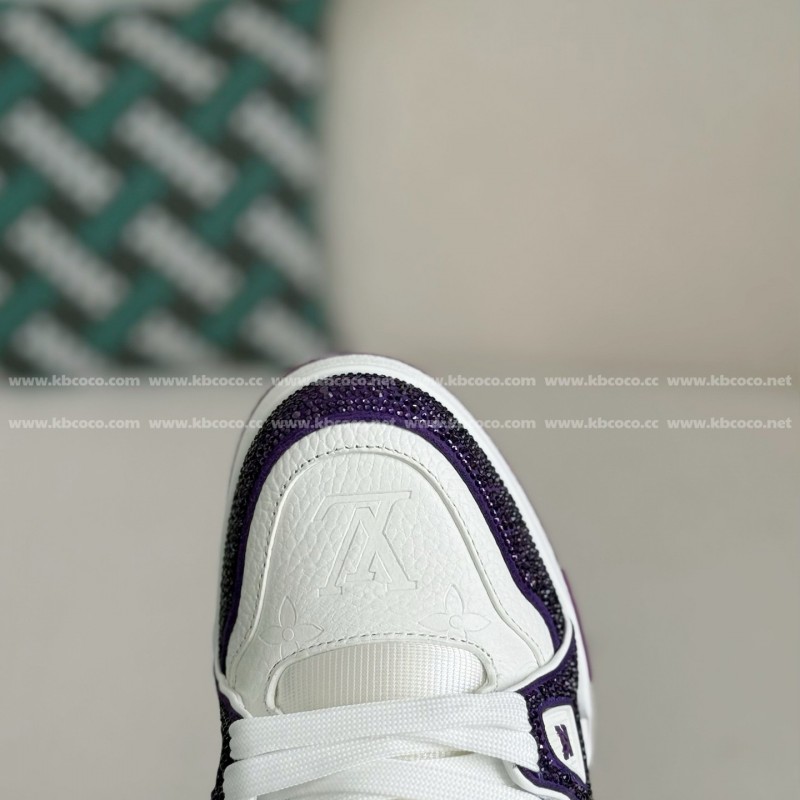 L0*is V*t0n TRAINER SNEAKERS