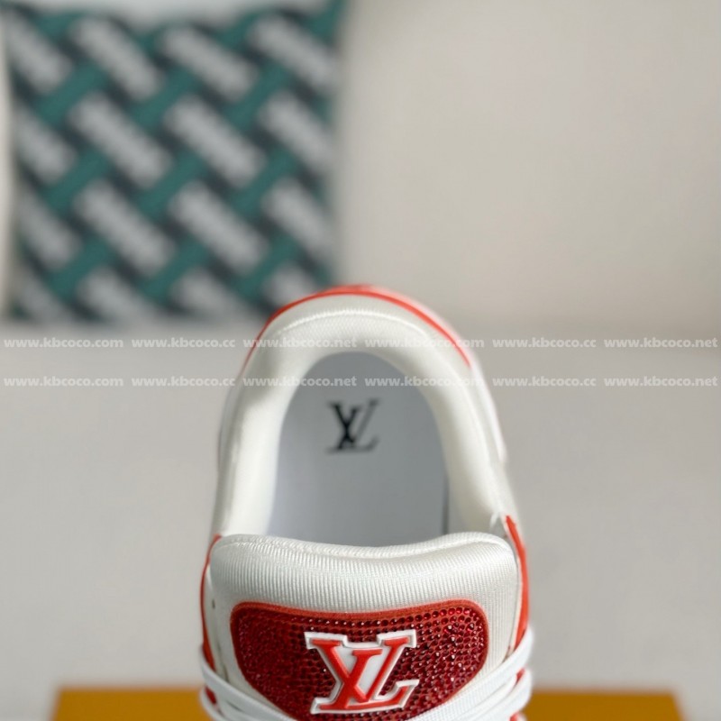 L0*is V*t0n TRAINER SNEAKERS
