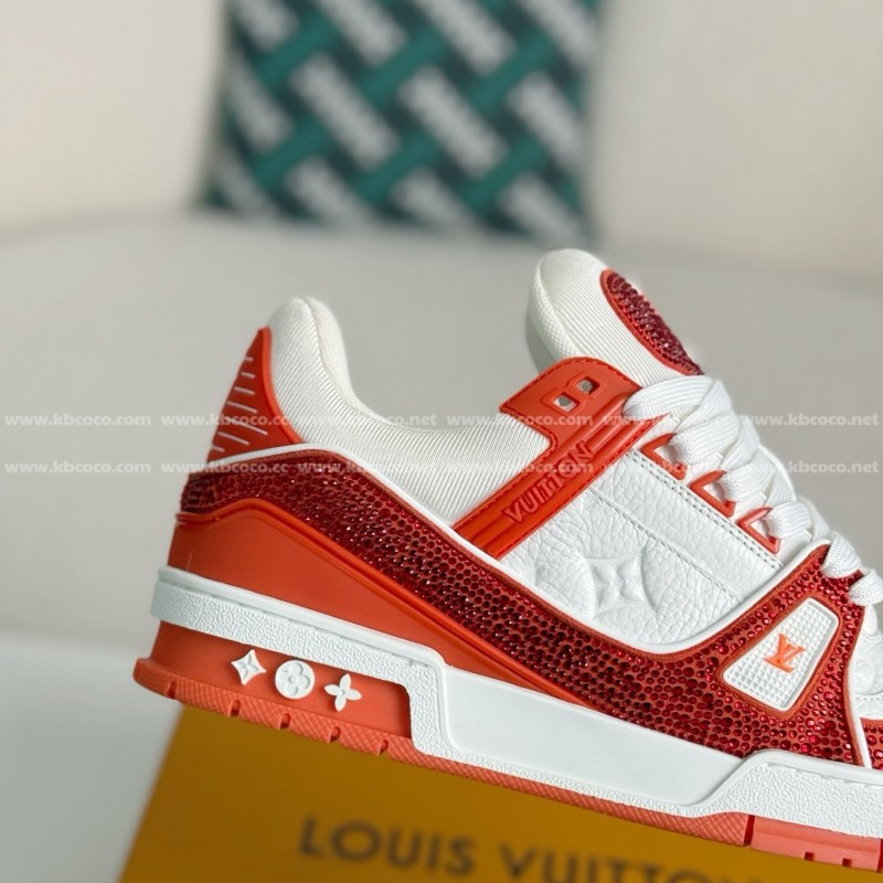 L0*is V*t0n TRAINER SNEAKERS