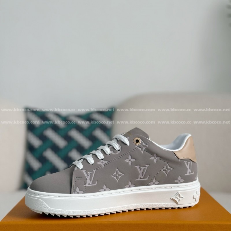 L0*is V*t0n Casual skate shoes