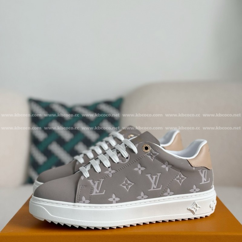 L0*is V*t0n Casual skate shoes