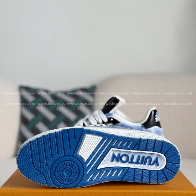 L0*is V*t0n TRAINER SNEAKERS