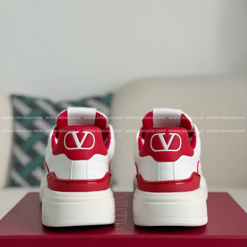 va*t*no Garavani Leather Casual Shoes