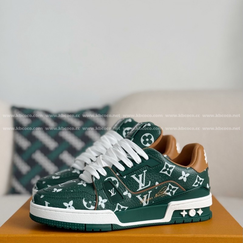 L0*is V*t0n TRAINER SNEAKERS