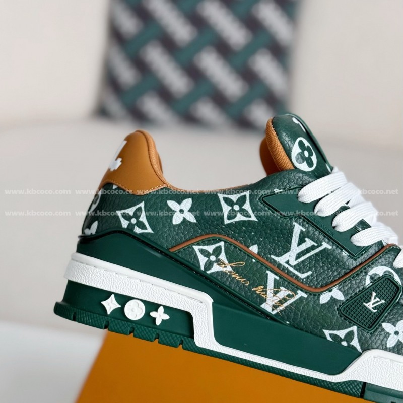 L0*is V*t0n TRAINER SNEAKERS