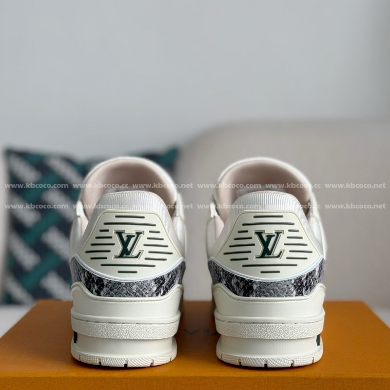 L0*is V*t0n TRAINER SNEAKERS