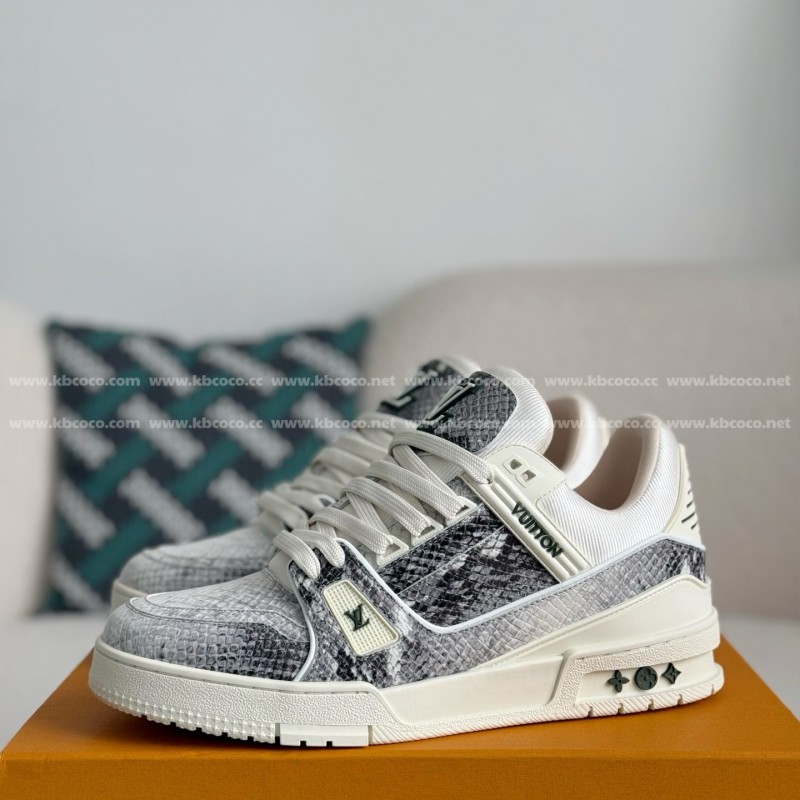 L0*is V*t0n TRAINER SNEAKERS