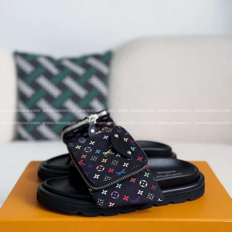 L0*is V*t0n x MURAKAMI Leather Flip Flops
