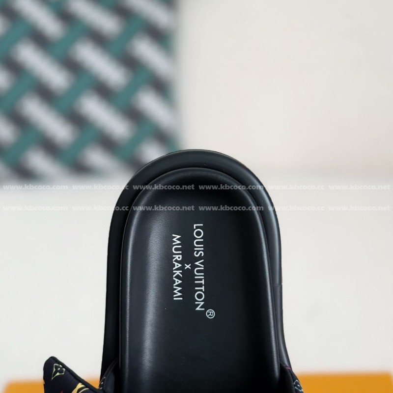 L0*is V*t0n x MURAKAMI Leather Flip Flops