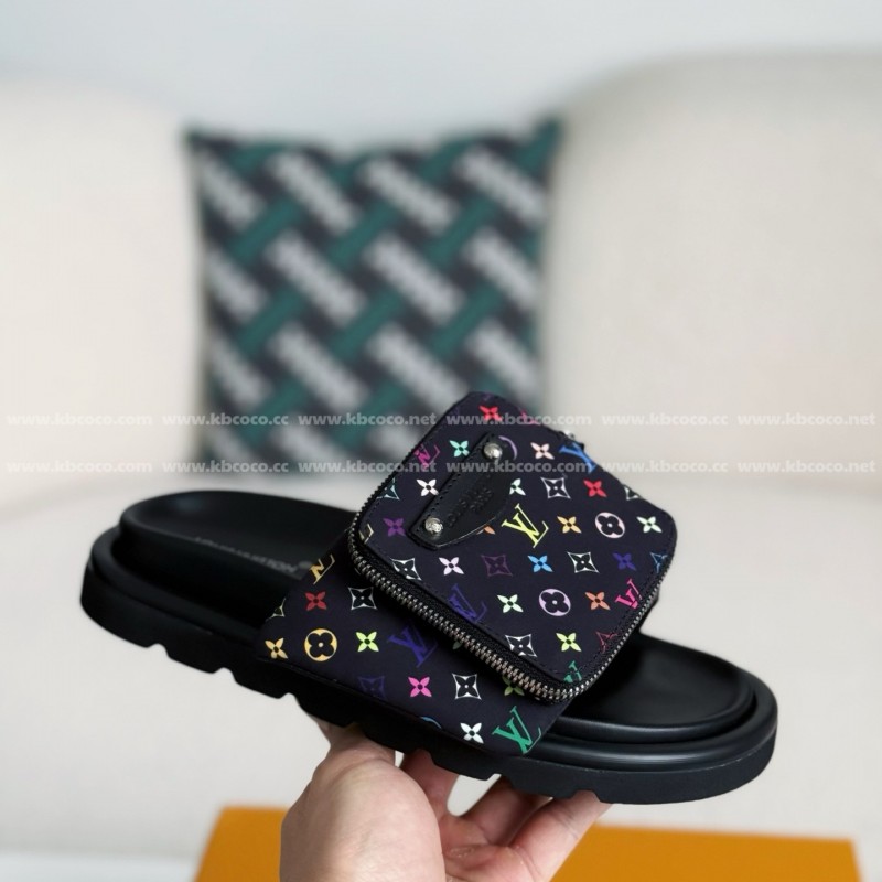L0*is V*t0n x MURAKAMI Leather Flip Flops