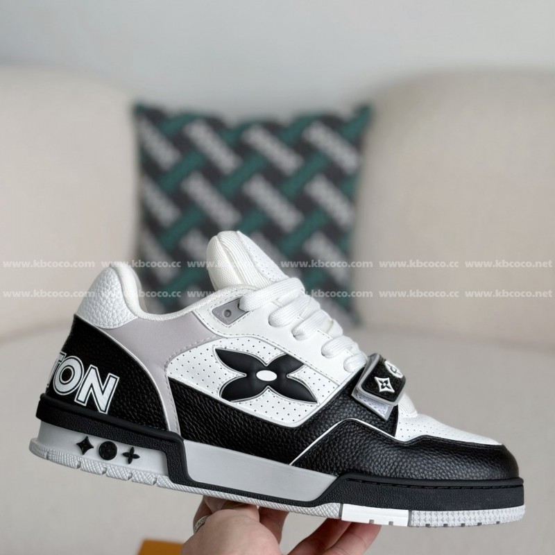 L0*is V*t0n TRAINER SNEAKERS