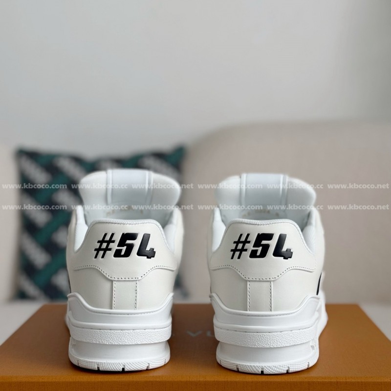 L0*is V*t0n TRAINER SNEAKERS