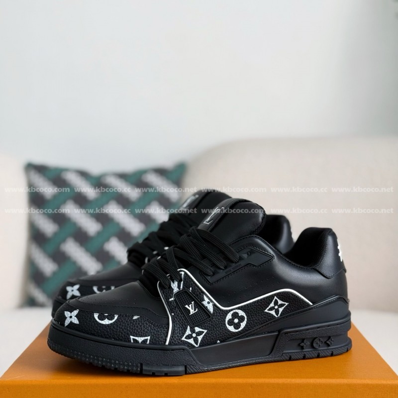 L0*is V*t0n TRAINER SNEAKERS