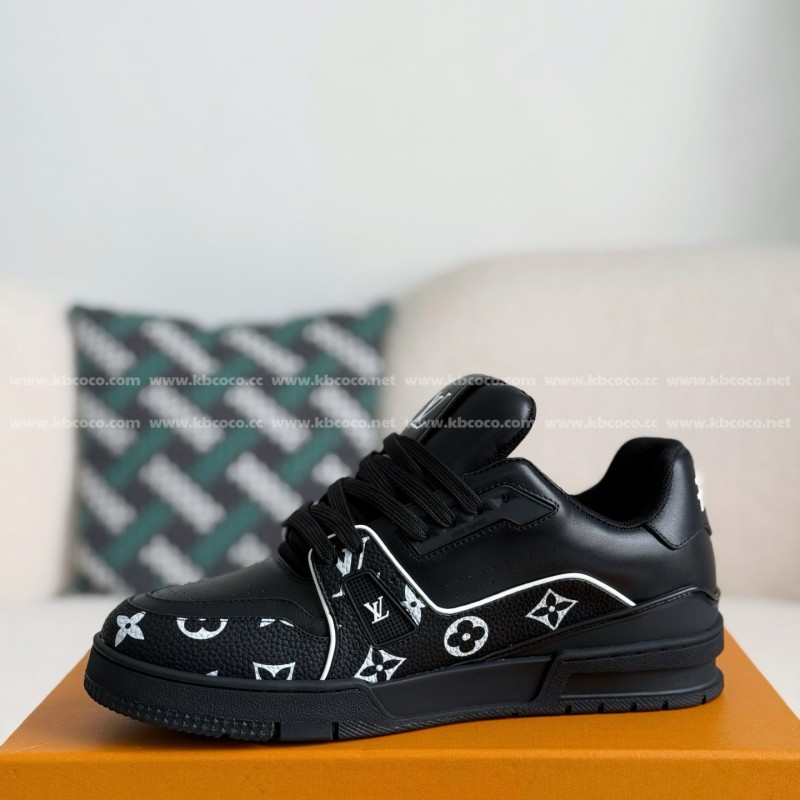 L0*is V*t0n TRAINER SNEAKERS