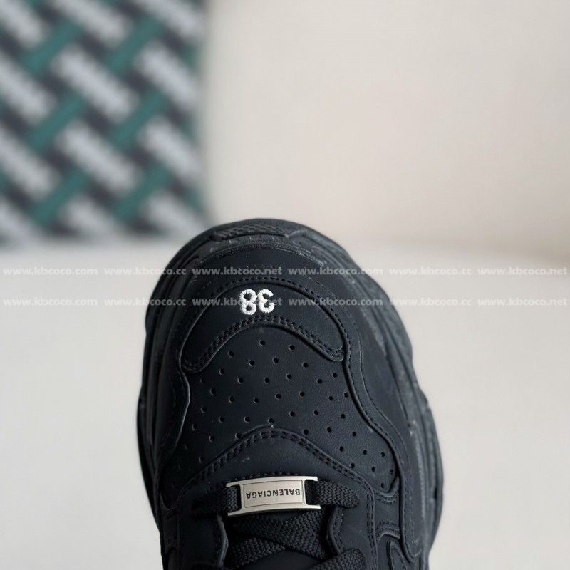 Ba*len*cia*ga Triple S Sporty Dad Shoes