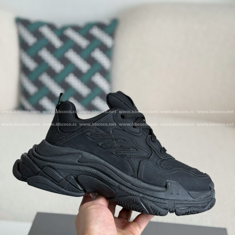 Ba*len*cia*ga Triple S Sporty Dad Shoes
