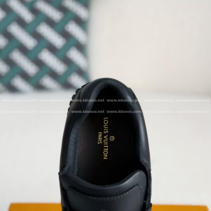 L0*is V*t0n RUN AWAY CASUAL SHOES