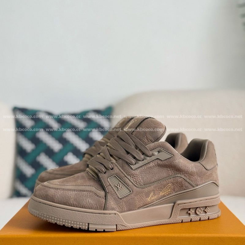 L0*is V*t0n TRAINER SNEAKERS