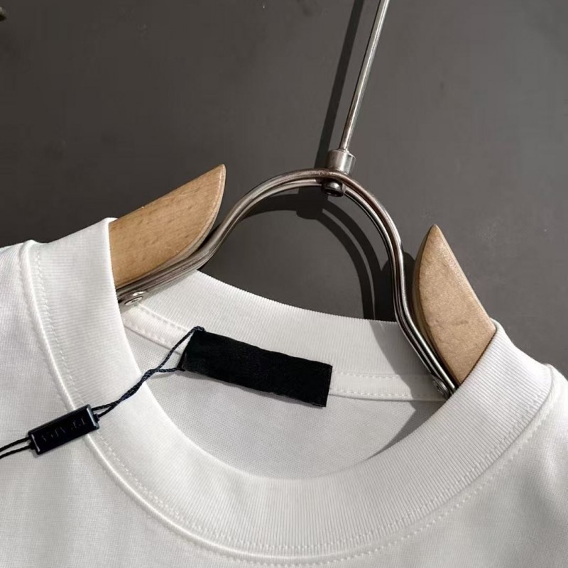 Pra*a 2025 Spring and Summer Latest Round Neck Fashion Short Sleeve