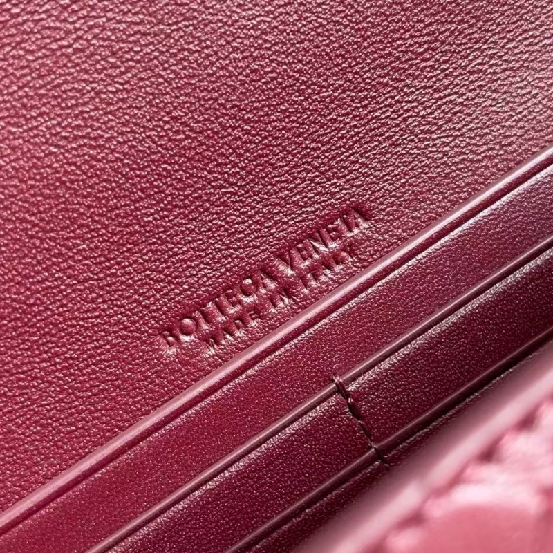 BOTTECA Ve*ne*ta uses exquisite craftsmanship intreccio woven imported sheepskin evening clutch bag Si