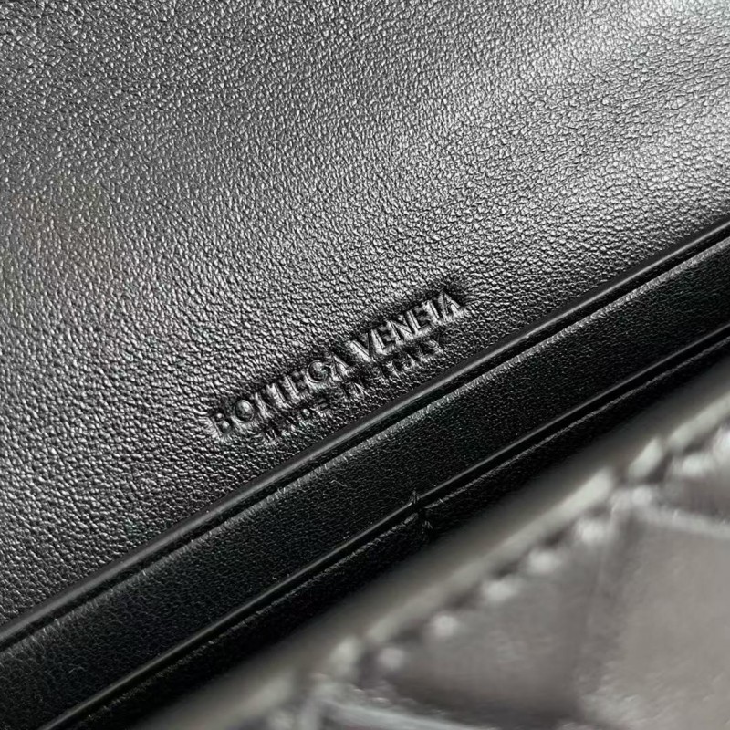 BOTTECA Ve*ne*ta uses exquisite craftsmanship intreccio woven imported sheepskin evening clutch bag Si