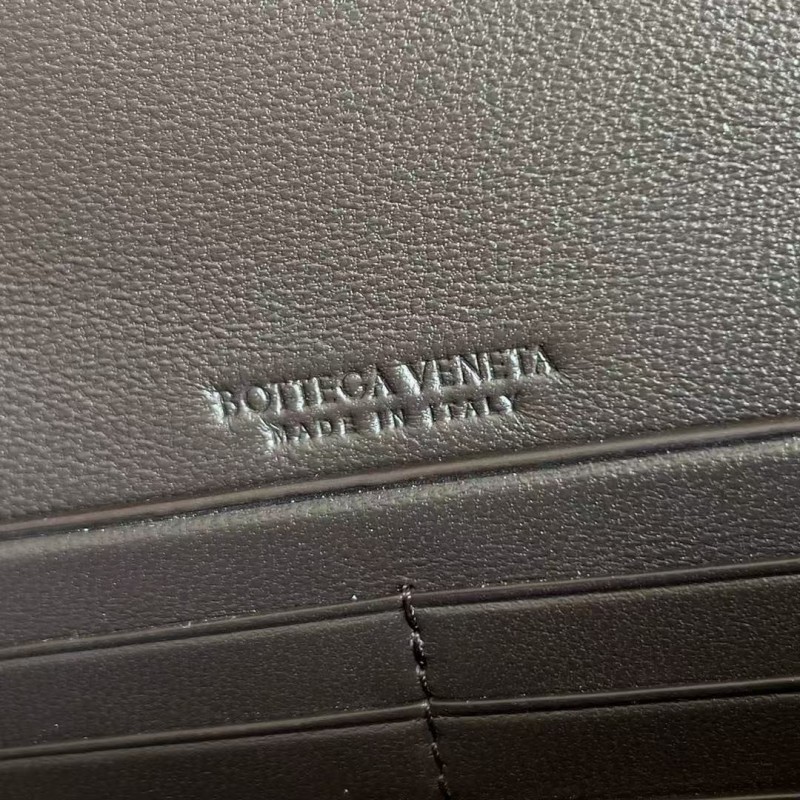 BOTTECA Ve*ne*ta uses exquisite craftsmanship intreccio woven imported sheepskin evening clutch bag Si