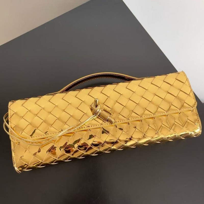 BOTTECA Ve*ne*ta uses exquisite craftsmanship intreccio weaving imported lacquered cowhide leather eve
